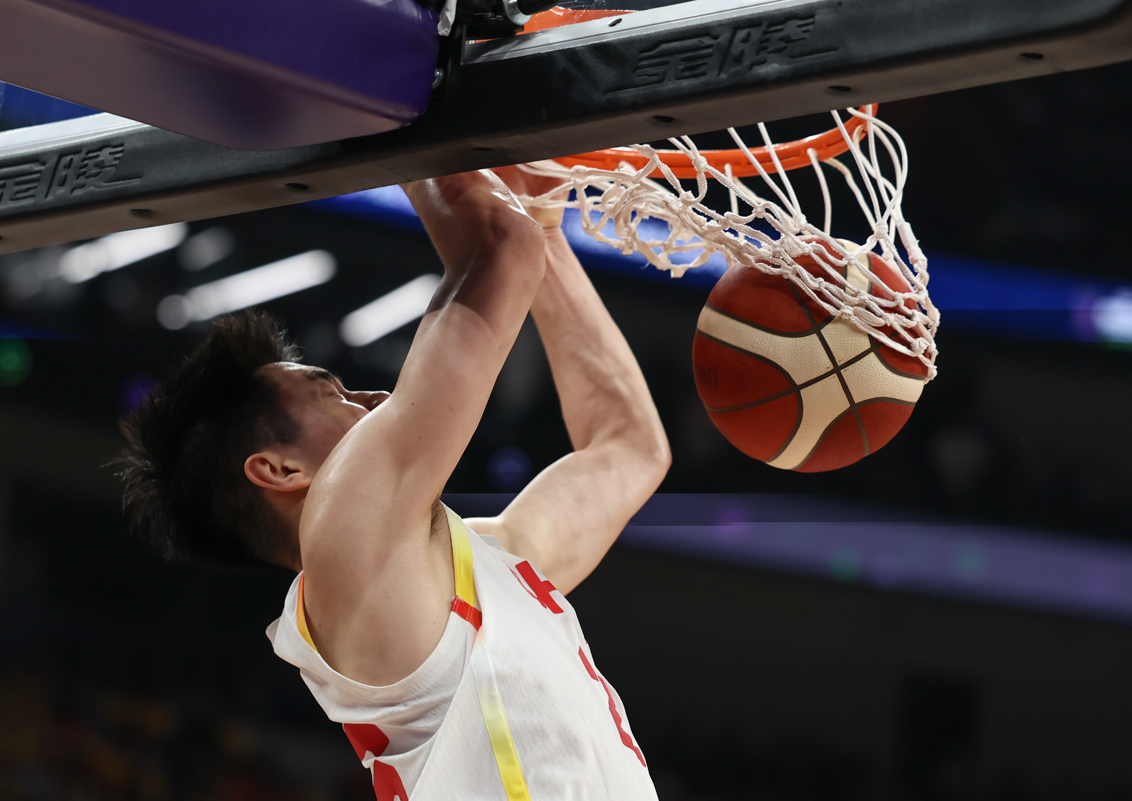 包含亚洲杯篮球赛决赛战火激烈激动人心的词条