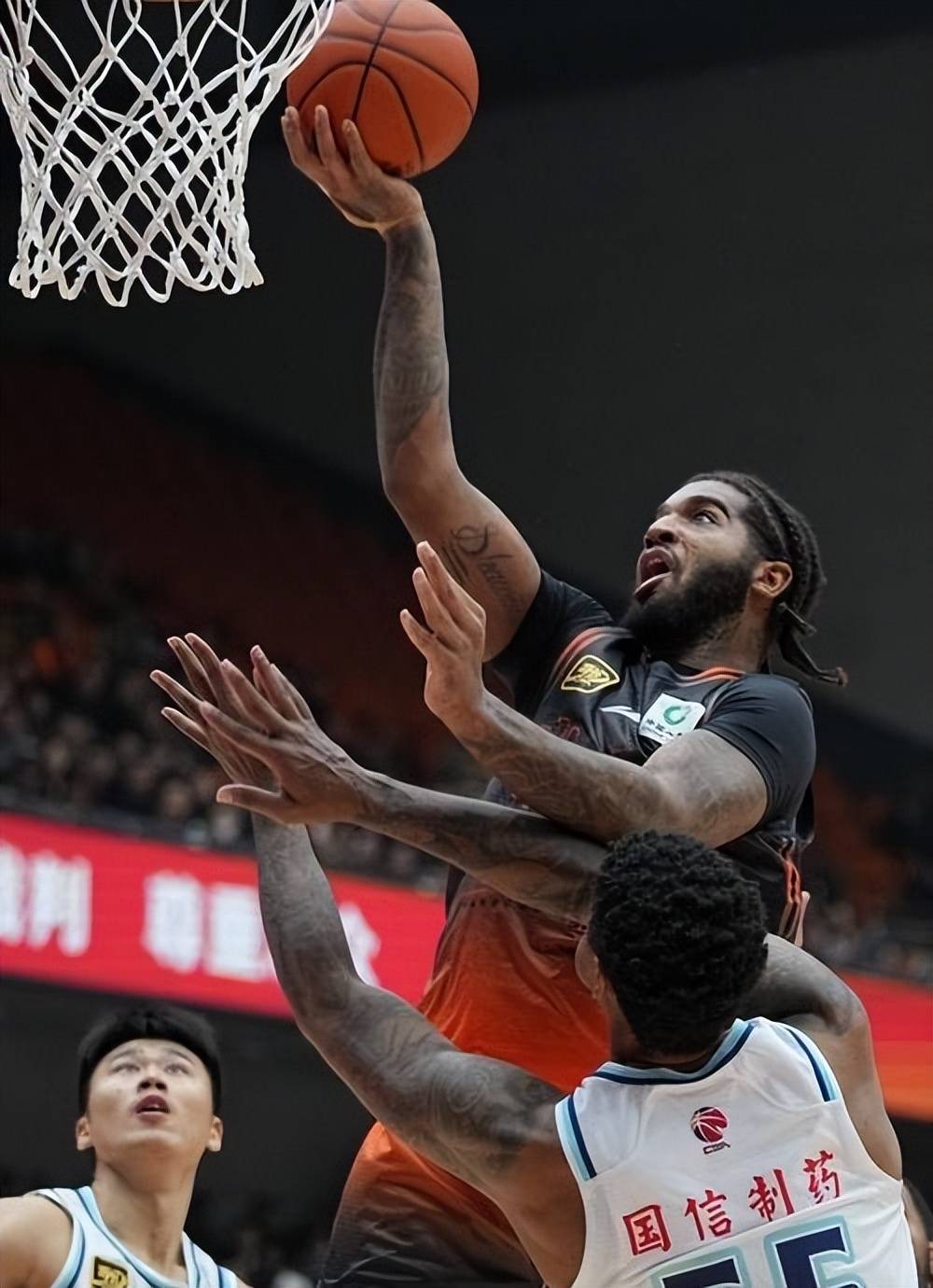 斯图加特队胜券在握，轻松取胜