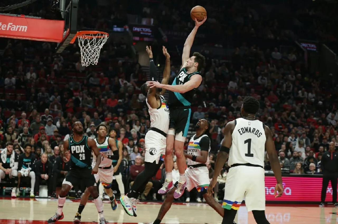 开拓者取得惊险胜利，利拉德时刻爆发